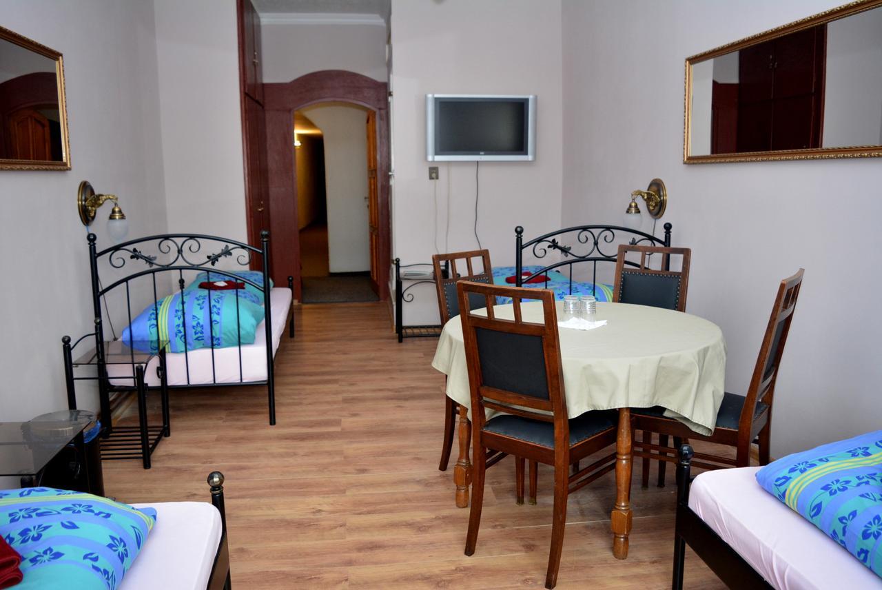 Hotel Posta Ντέτσιν Εξωτερικό φωτογραφία