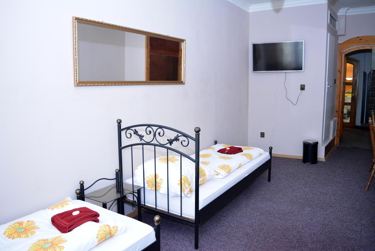 Hotel Posta Ντέτσιν Εξωτερικό φωτογραφία