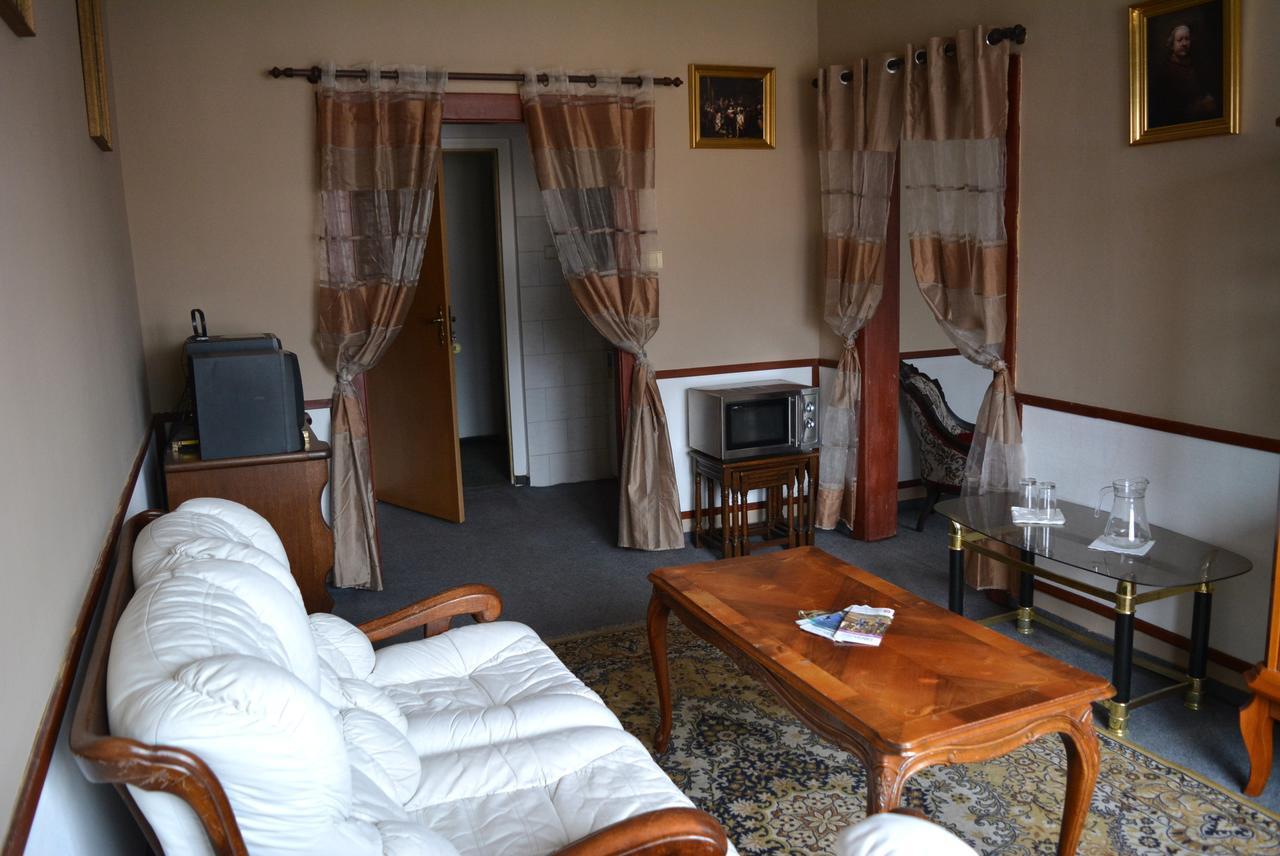 Hotel Posta Ντέτσιν Εξωτερικό φωτογραφία